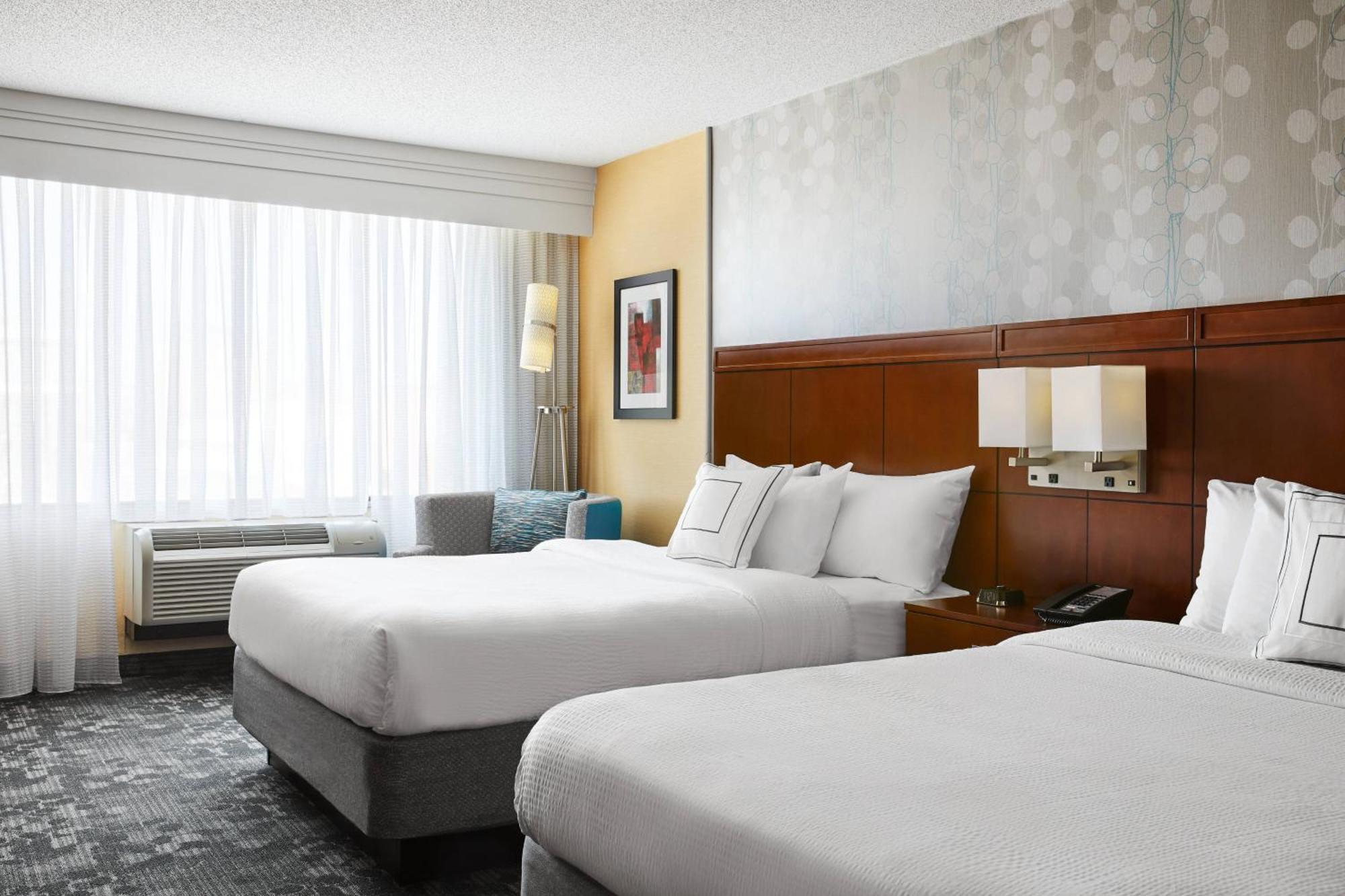 Отель Courtyard By Marriott Newark Downtown Экстерьер фото