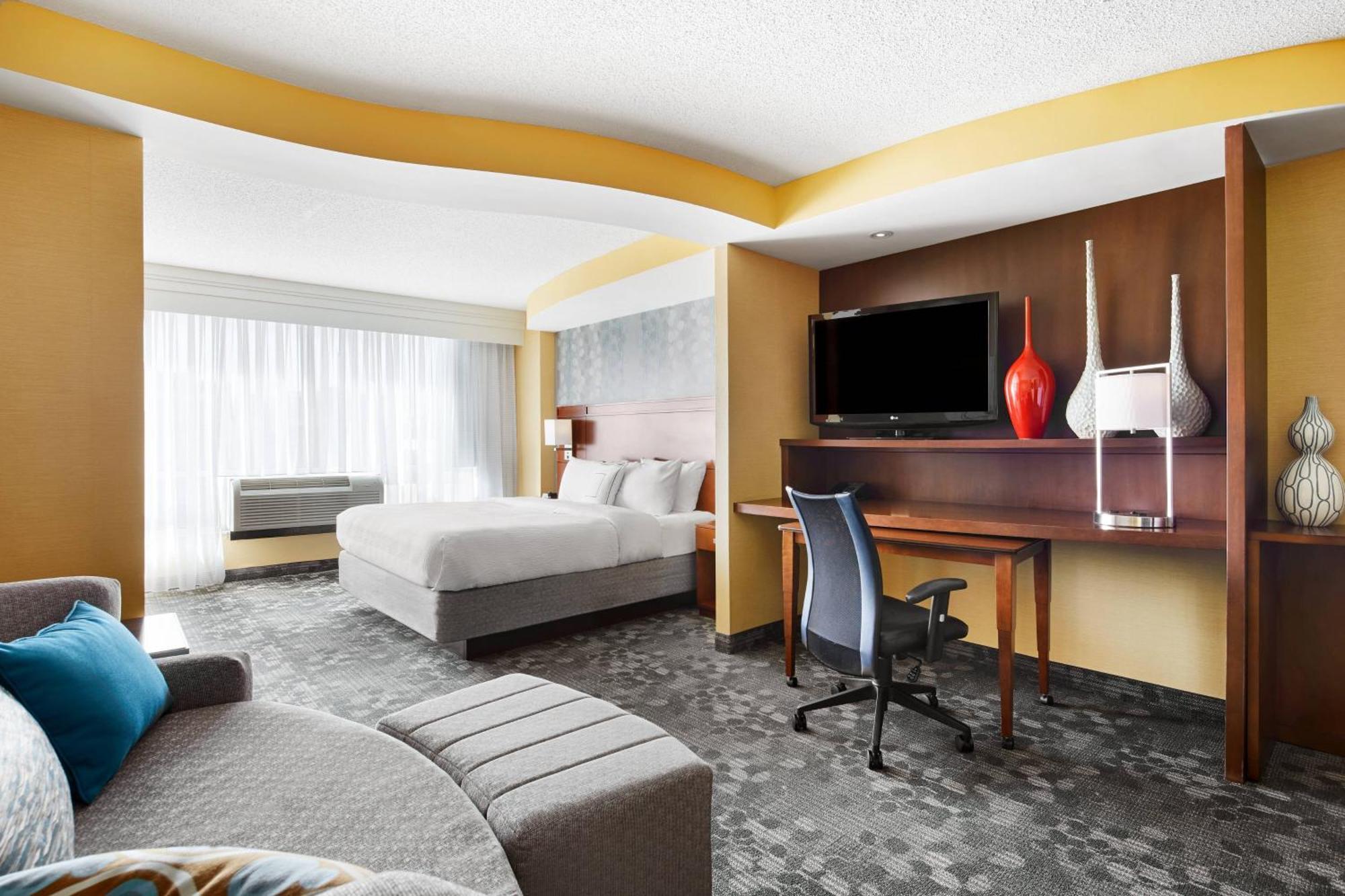 Отель Courtyard By Marriott Newark Downtown Экстерьер фото