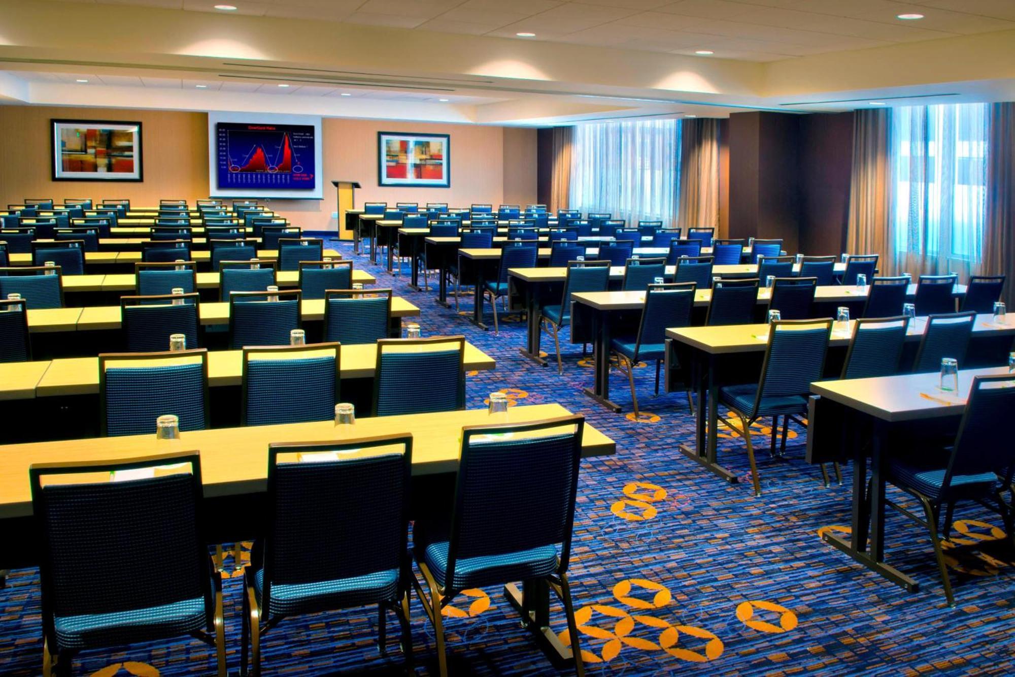 Отель Courtyard By Marriott Newark Downtown Экстерьер фото