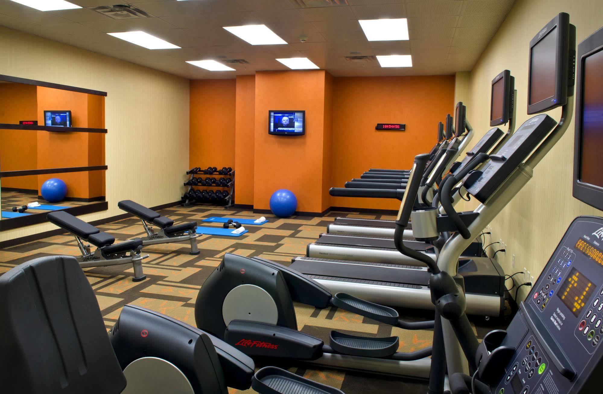 Отель Courtyard By Marriott Newark Downtown Экстерьер фото